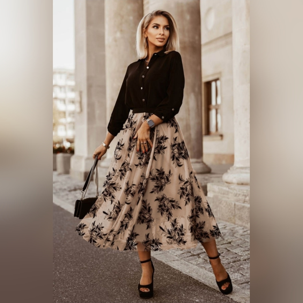 💟RESTOCKED💟 Floral Leaves Embroidered Maxi Skirt - Picture 3 of 12